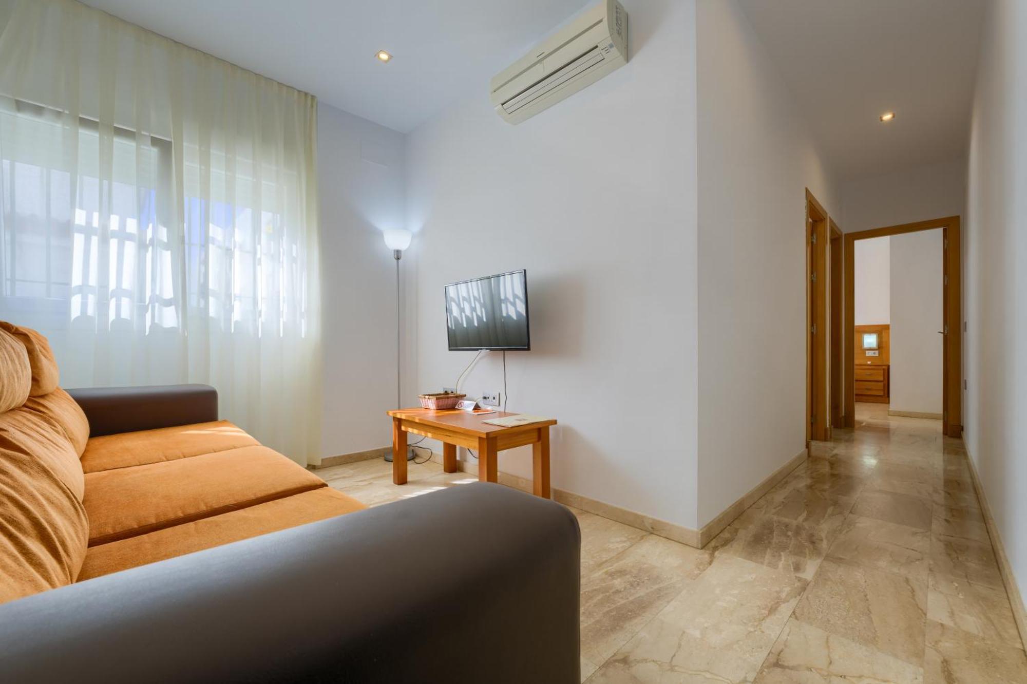 Hotel Apartamentos Loto Conil โกนิล เด ลาฟรอนเตรา ภายนอก รูปภาพ
