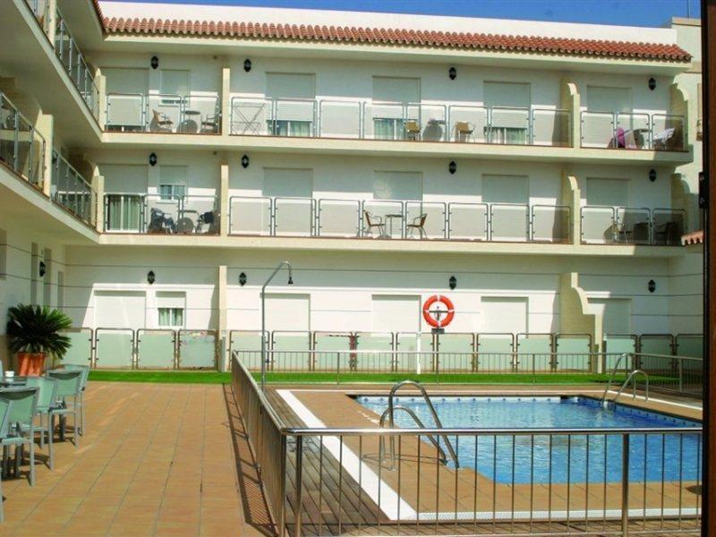 Hotel Apartamentos Loto Conil โกนิล เด ลาฟรอนเตรา ภายนอก รูปภาพ