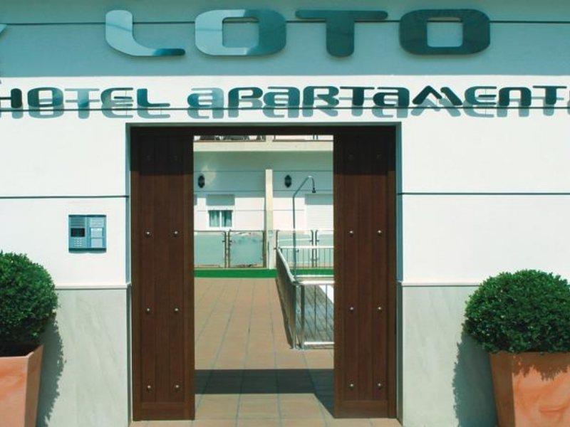Hotel Apartamentos Loto Conil โกนิล เด ลาฟรอนเตรา ภายนอก รูปภาพ