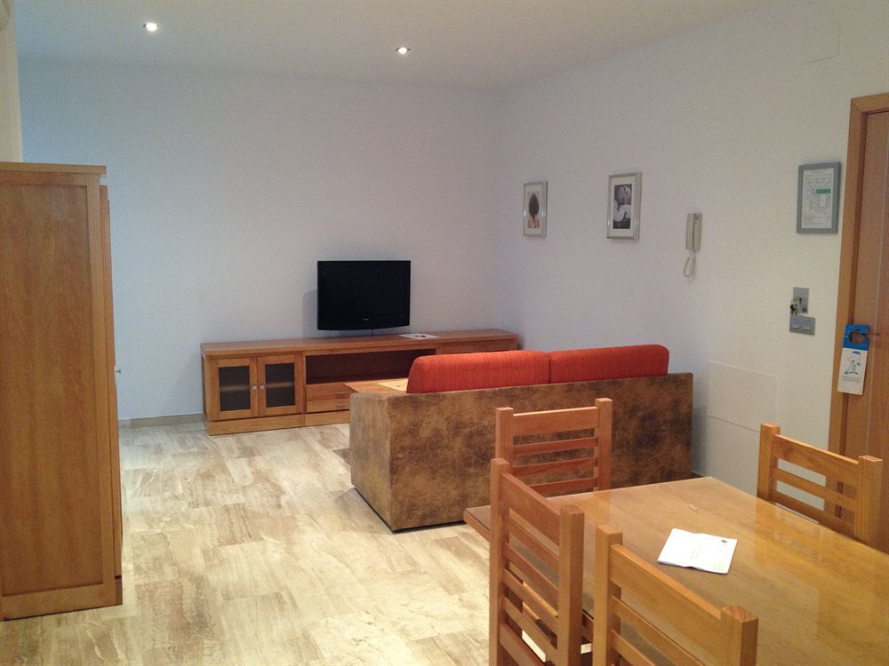 Hotel Apartamentos Loto Conil โกนิล เด ลาฟรอนเตรา ภายนอก รูปภาพ