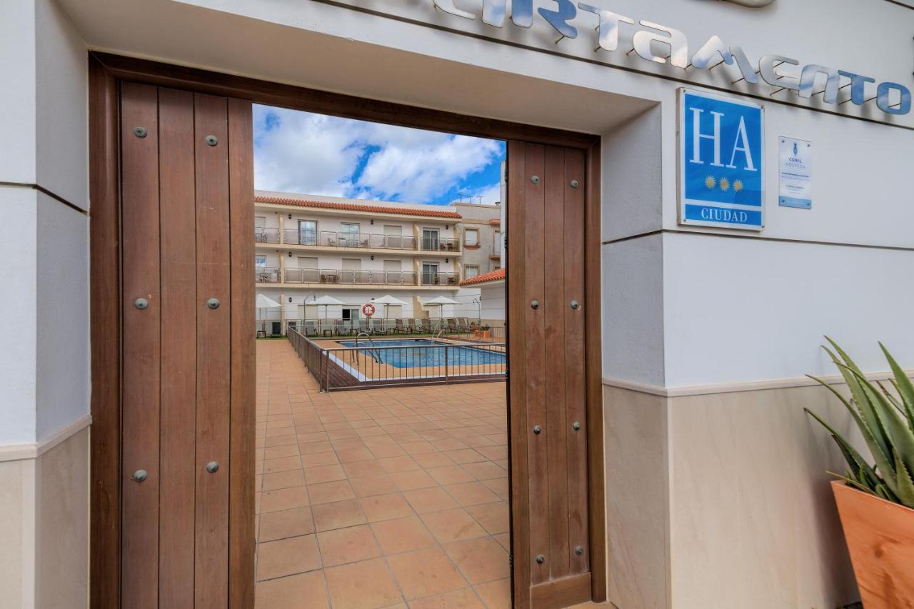 Hotel Apartamentos Loto Conil โกนิล เด ลาฟรอนเตรา ภายนอก รูปภาพ
