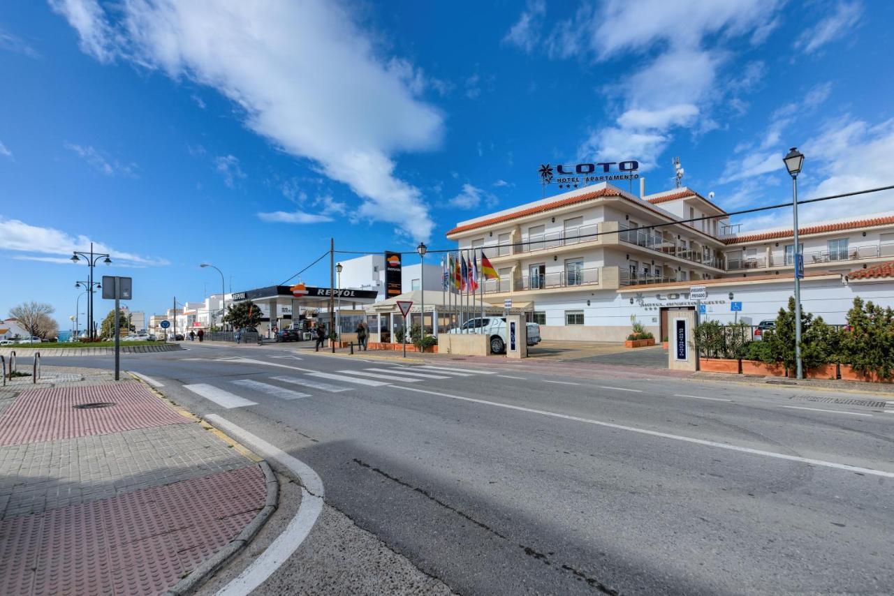 Hotel Apartamentos Loto Conil โกนิล เด ลาฟรอนเตรา ภายนอก รูปภาพ